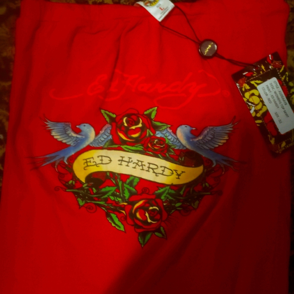 BNWT! Ed Hardy Large Versatile Red Item
